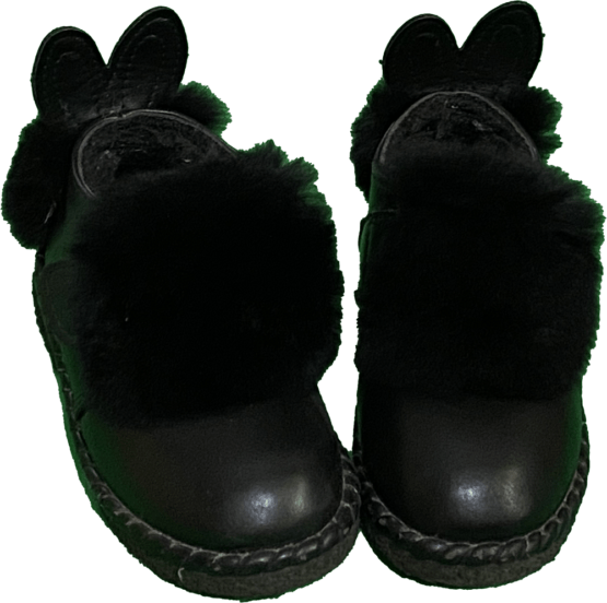 Pantofi fetite , culoarea negru cu blanita si puf , marimea 25
